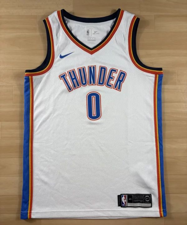 Russell Westbrook #0 - Olkahoma City Thunder | 2017-2019 | Domicile (S)