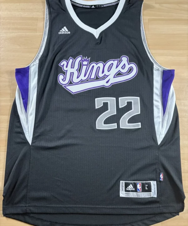 Isaiah Thomas #22 - Sacramento Kings | 2011-2014 | Alternate (L)
