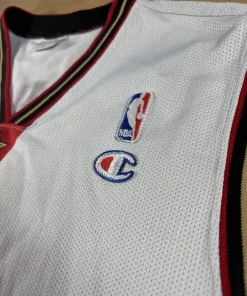 Logos brodés et détails marque sur Maillot NBA Allen Iverson Philadelphia 76ers 2003-2007