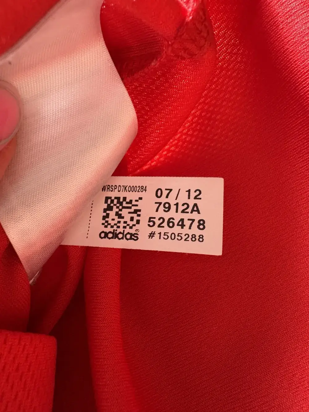 Étiquettes d'origine et instruction de lavage Maillot NBA Joakim Noah Chicago Bulls 2010-2014