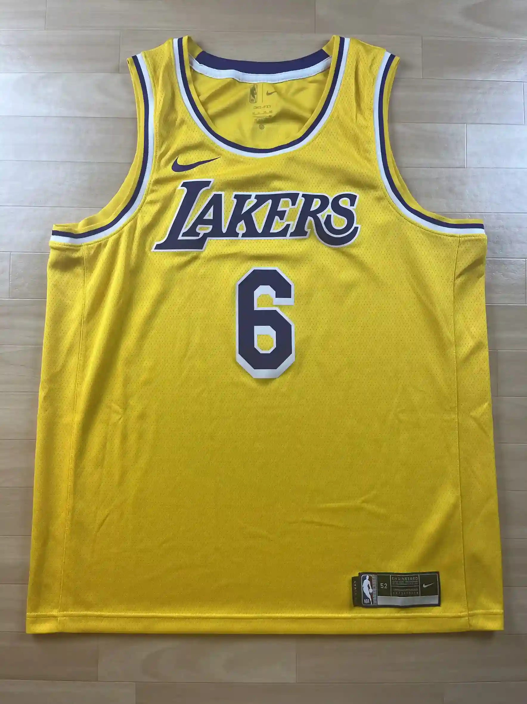 Maillot NBA LeBron James Los Angeles Lakers 2021-2022 authentique face avant