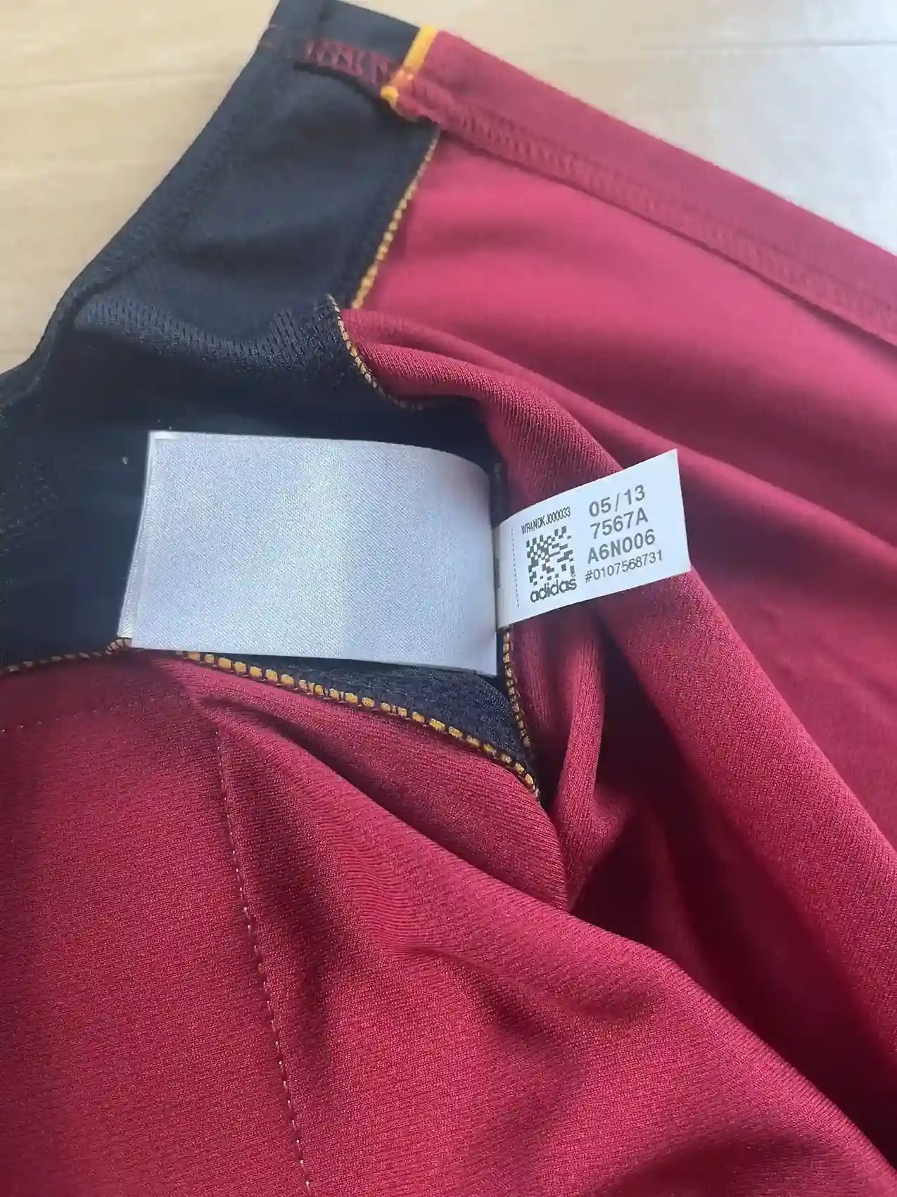 Étiquettes d'origine et instruction de lavage Maillot NBA LeBron James Miami Heat 2012-2013