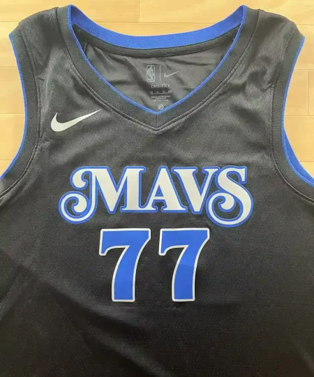 Zoom avant Maillot NBA Luka Doncic Dallas Mavericks 2023-2024