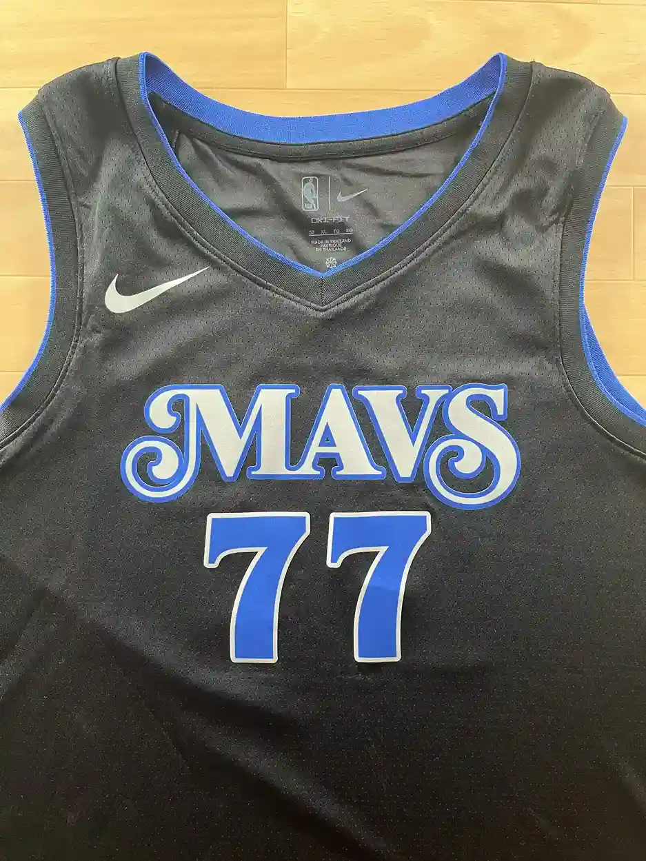 Zoom avant Maillot NBA Luka Doncic Dallas Mavericks 2023-2024