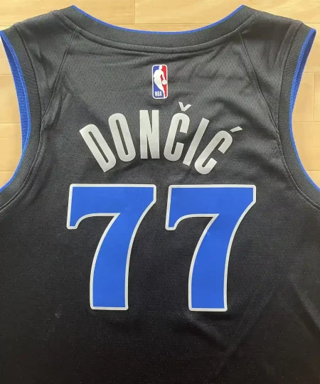 Zoom arrière Maillot NBA Luka Doncic Dallas Mavericks 2023-2024