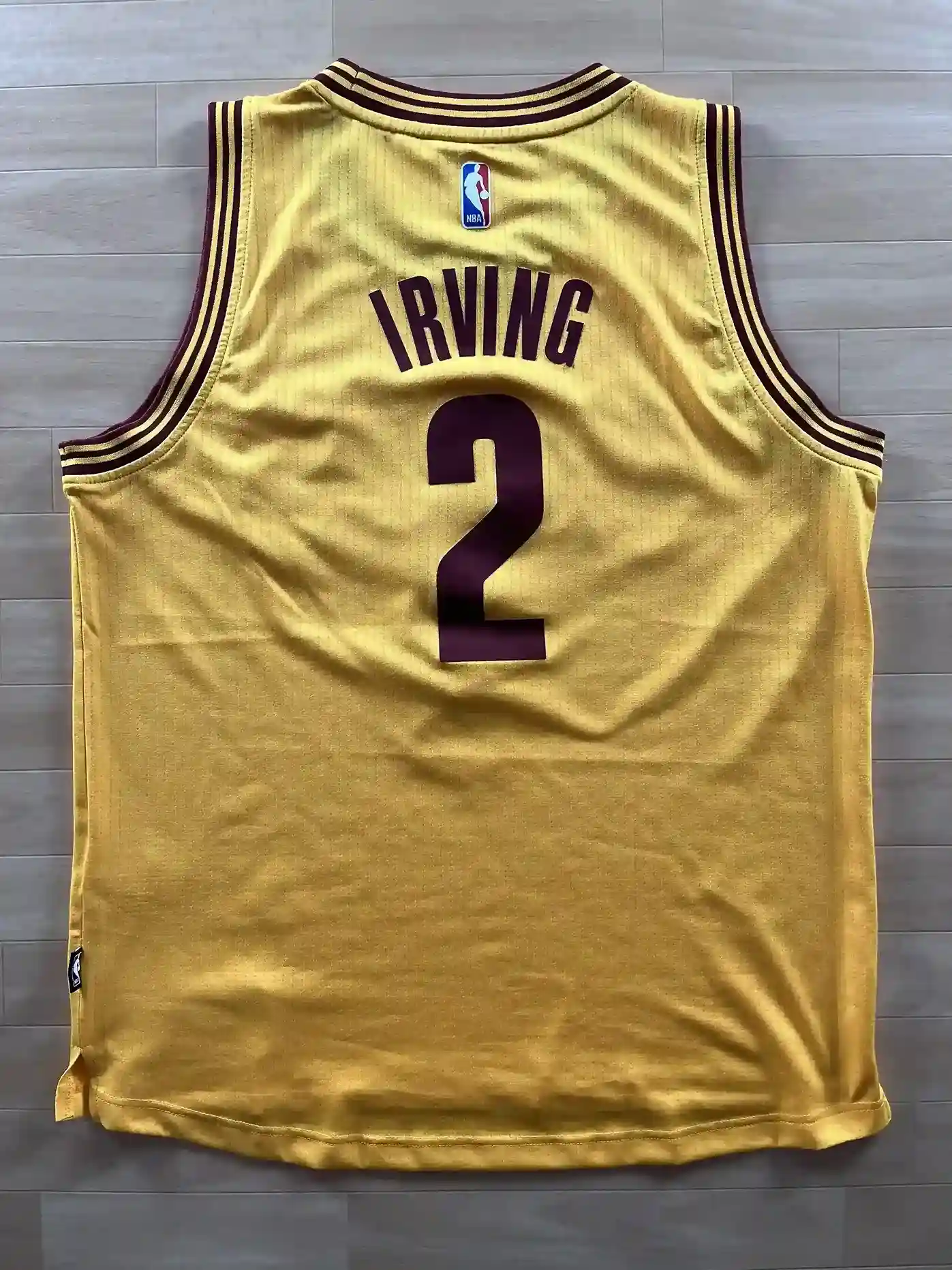 Maillot NBA Kyrie Irving Cleveland Cavaliers 2012-2017 dos nom et numéro