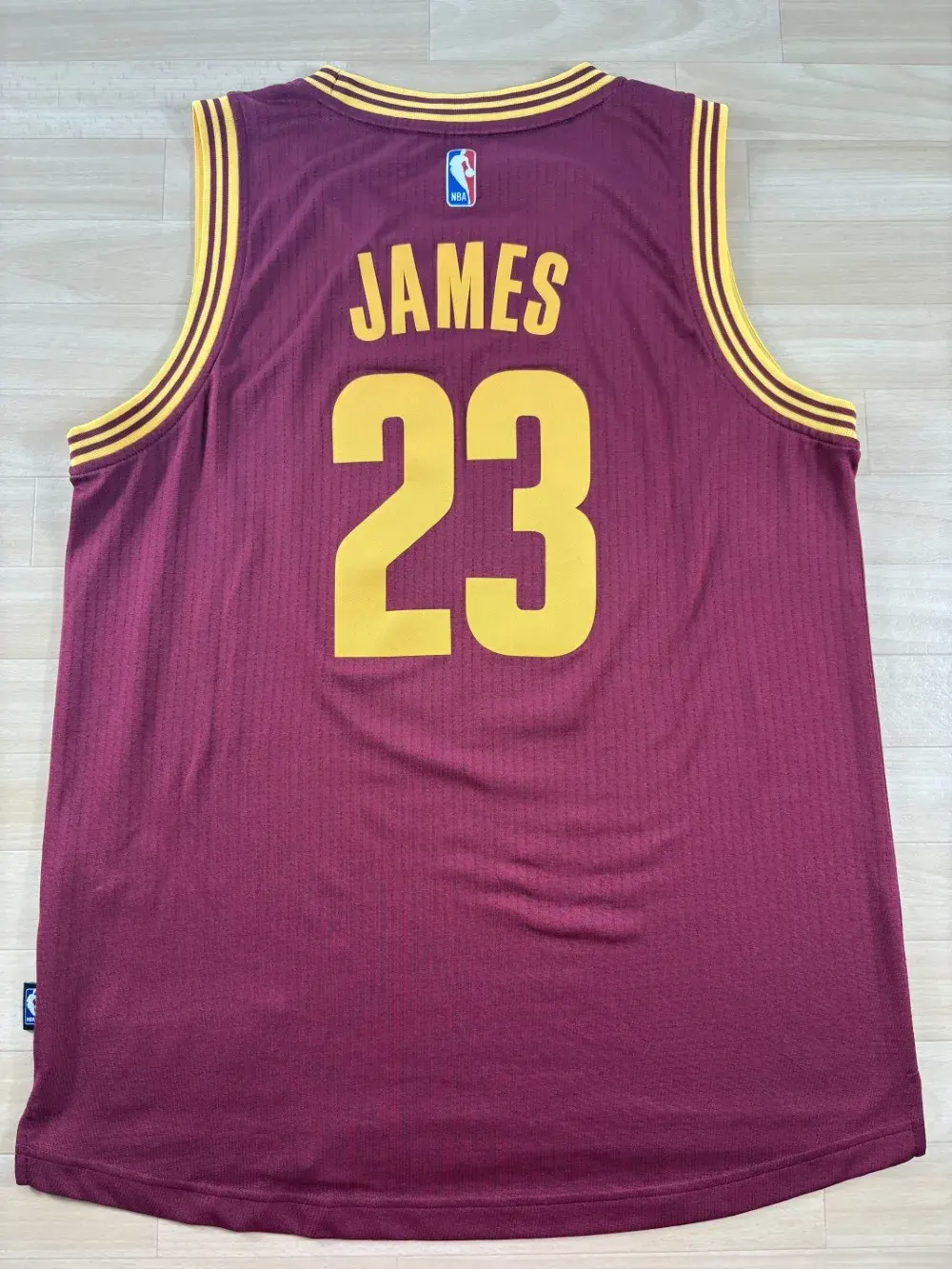 Maillot NBA LeBron James Cleveland Cavaliers 2014-2017 dos nom et numéro