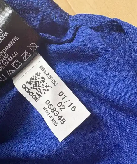 Étiquettes d'origine et instruction de lavage Maillot NBA Kristaps Porzingis New York Knicks 2015-2017