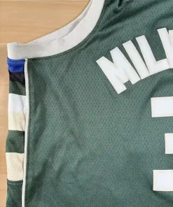 Détail état et défaut occasion Maillot NBA Giannis Antetokounmpo Milwaukee Bucks 2017-2025
