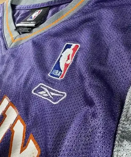 Logos brodés et détails marque Maillot NBA Amar’e Stoudemire Phœnix Suns 2002-2006