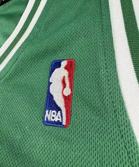 Logos brodés et détails marque Maillot NBA Kevin Garnett Boston Celtics 2010-2013