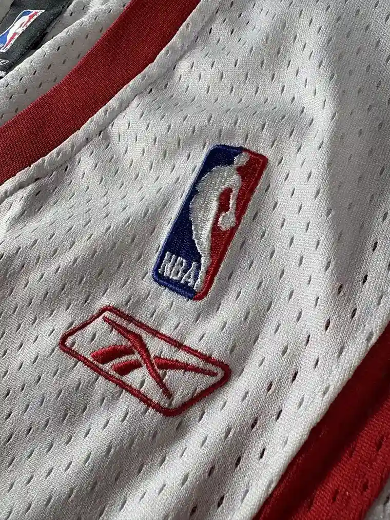 Logos brodés et détails marque Maillot NBA Tracy McGrady Houston Rockets 2004-2006
