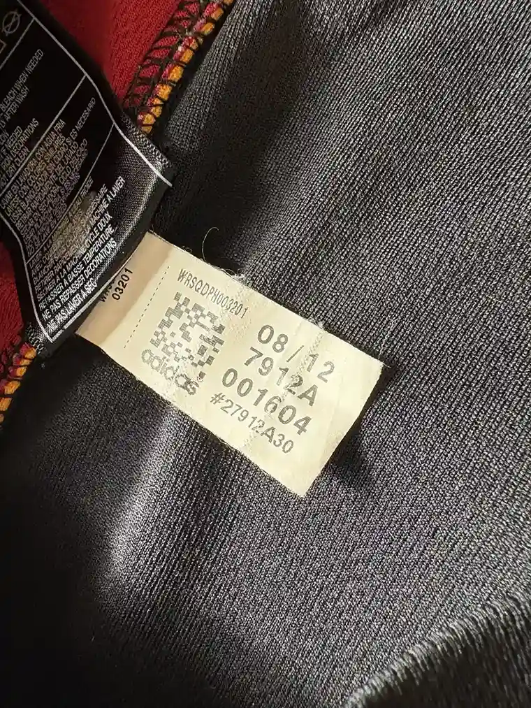 Étiquettes d'origine et instruction de lavage Maillot NBA LeBron James Miami Heat 2010-2014