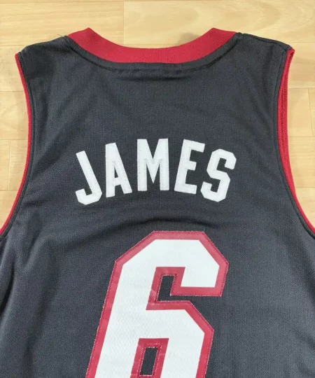 Zoom arrière Maillot NBA LeBron James Miami Heat 2010-2014