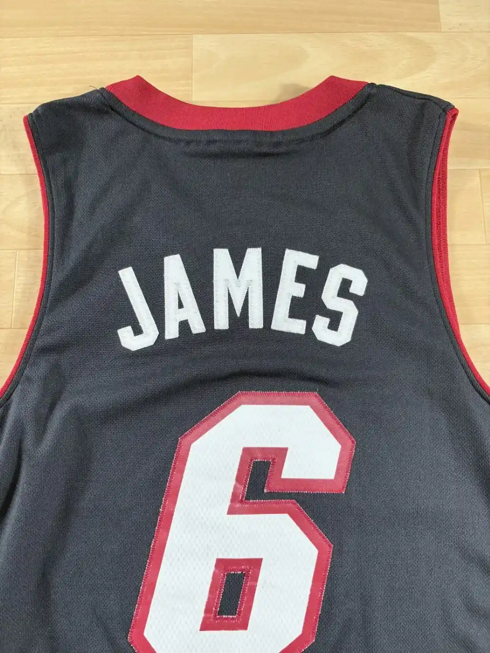 Zoom arrière Maillot NBA LeBron James Miami Heat 2010-2014