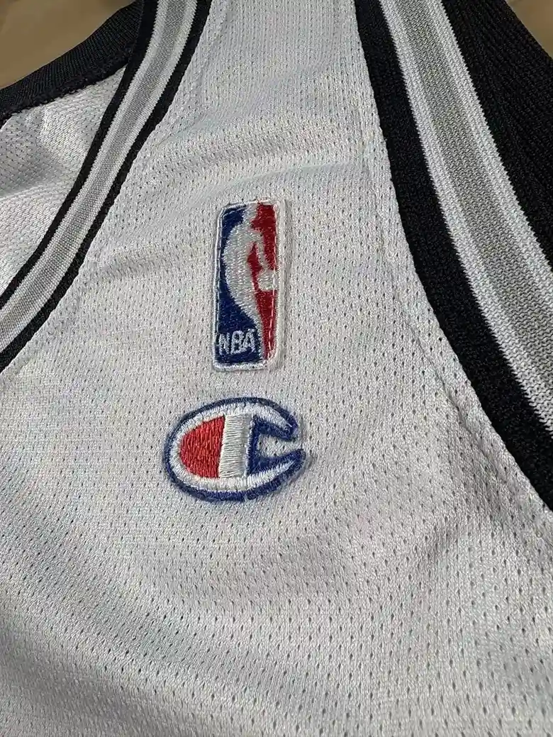 Logos brodés et détails marque Maillot NBA Tony Parker San Antonio Spurs 2003-2007