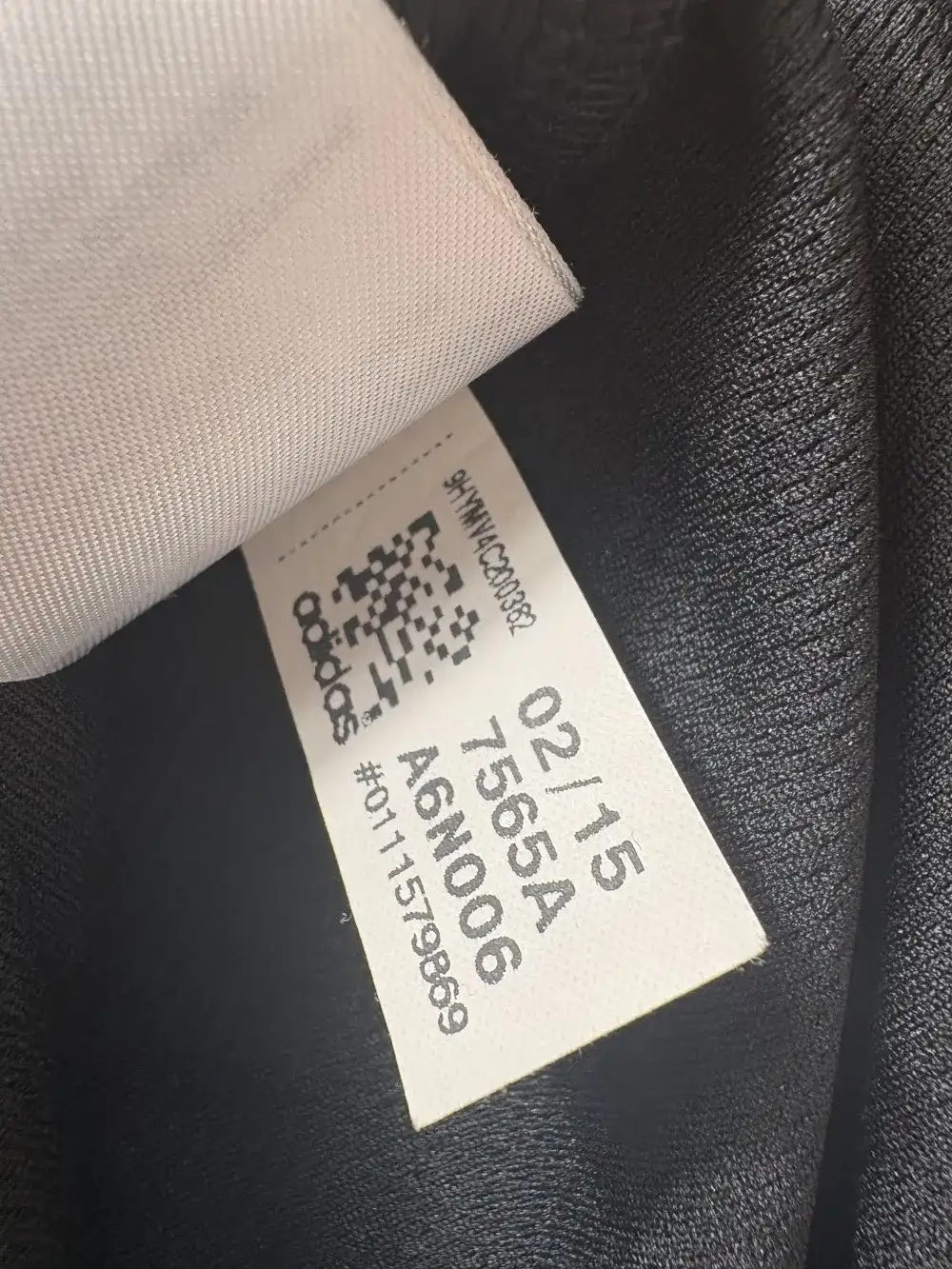 Étiquettes d'origine et instruction de lavage Maillot NBA Derrick Rose Chicago Bulls 2010-2014