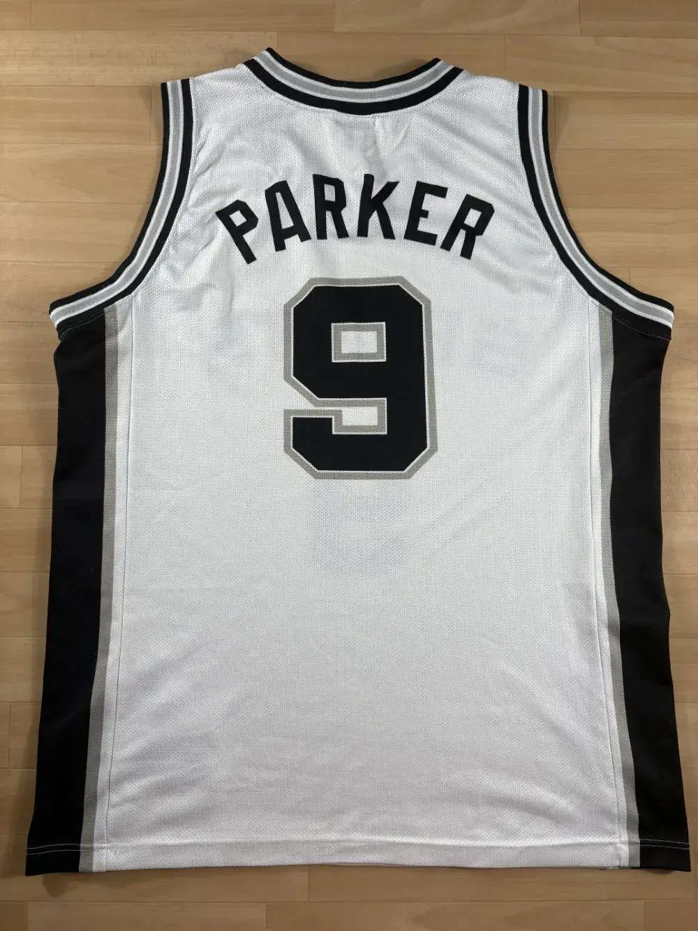 Maillot NBA Tony Parker San Antonio Spurs 2003-2007 dos nom et numéro