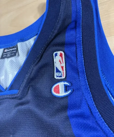Logos brodés et détails marque Maillot NBA Dirk Nowitzki Dallas Mavericks 2007-2010