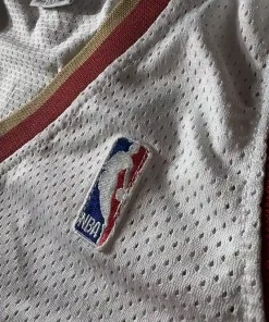 Logos brodés et détails marque Maillot NBA LeBron James Cleveland Cavaliers 2003-2007