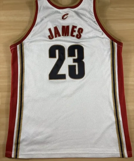 Maillot NBA LeBron James Cleveland Cavaliers 2003-2007 dos nom et numéro