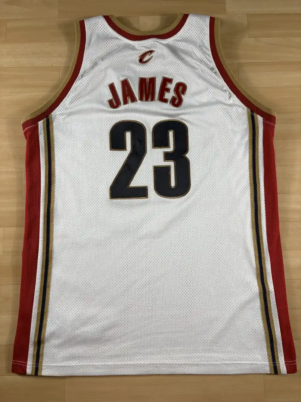 Maillot NBA LeBron James Cleveland Cavaliers 2003-2007 dos nom et numéro