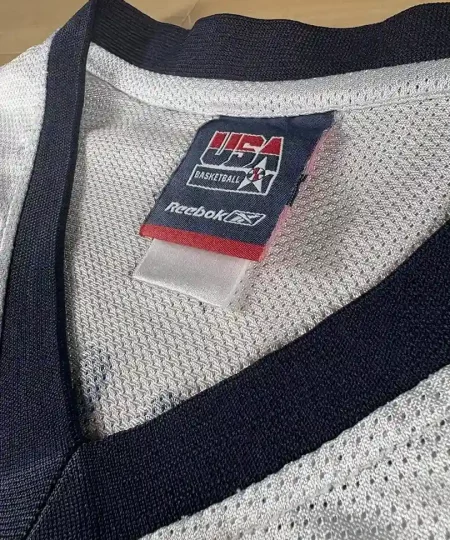 Étiquette col Maillot NBA LeBron James Team USA 2004
