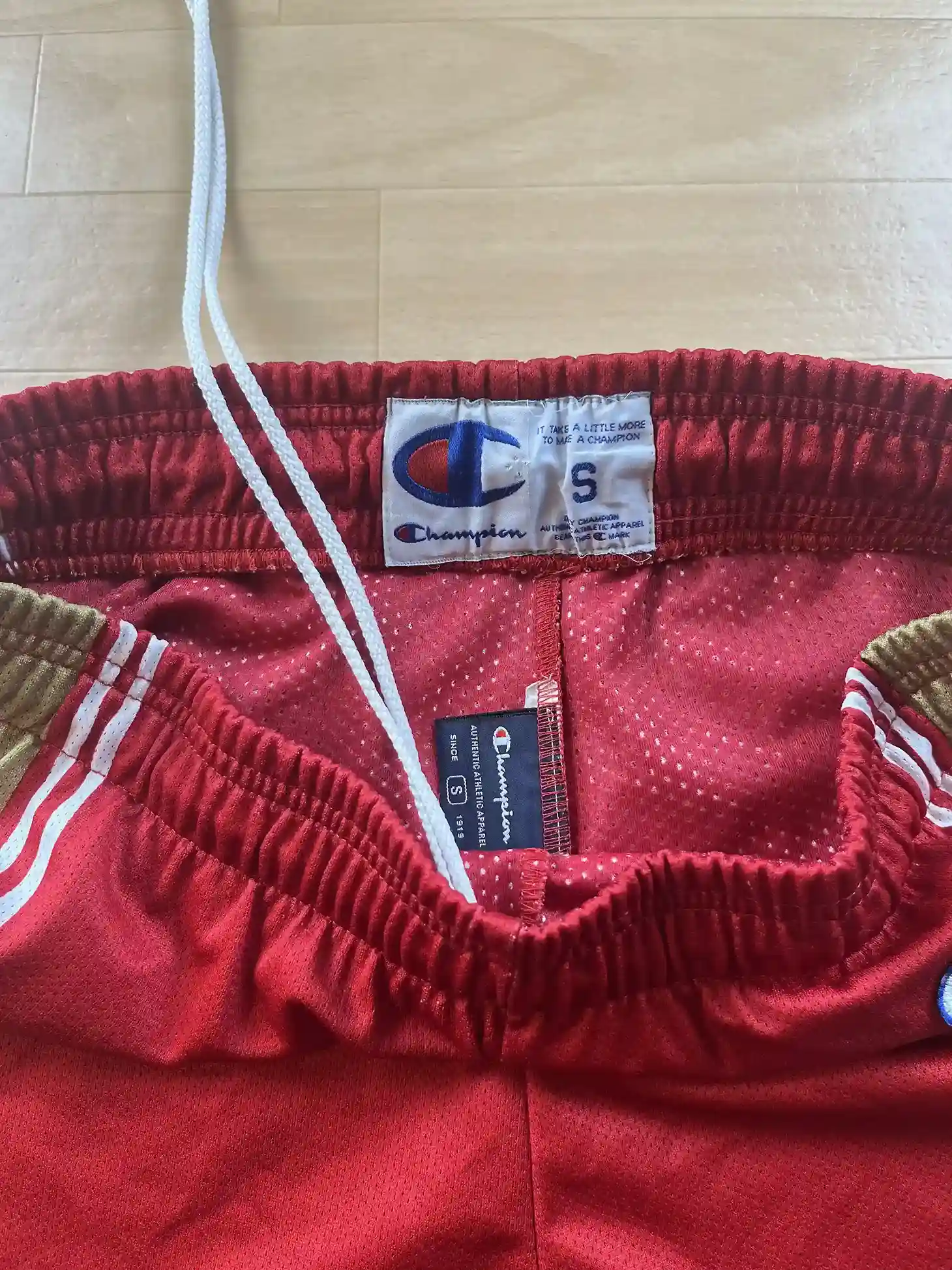Étiquettes d'origine et instruction de lavage Short NBA Cleveland Cavaliers 2003-2010