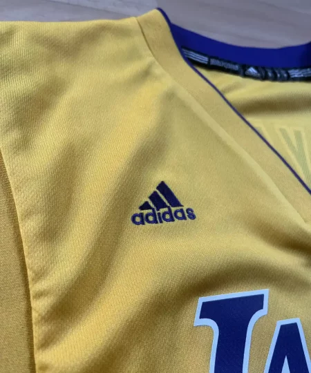 Logos Adidas et détails marque Maillot NBA Kobe Bryant Los Angeles Lakers 2010-2016