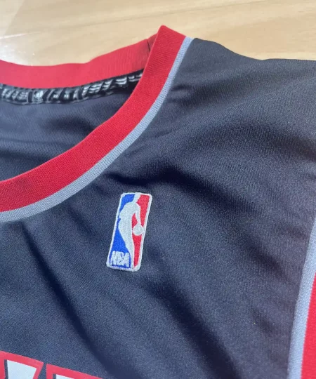 Logos NBA et détails marque Maillot NBA Nicolas Batum Portland Trail Blazers 2010-2015