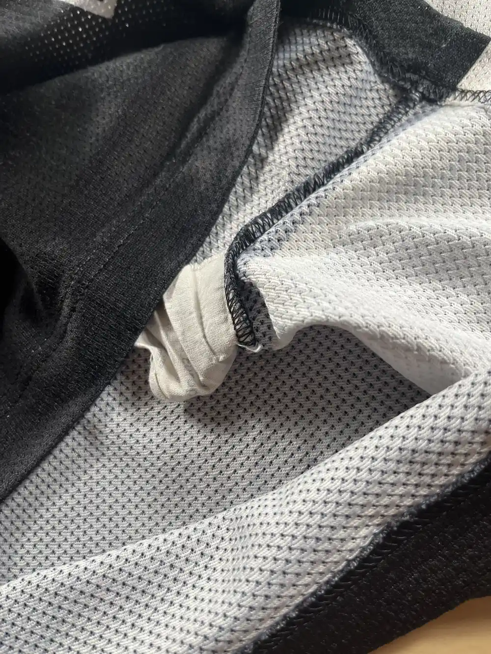 Étiquettes d'origine et instruction de lavage Maillot NBA Tim Duncan San Antonio Spurs 2003-2007