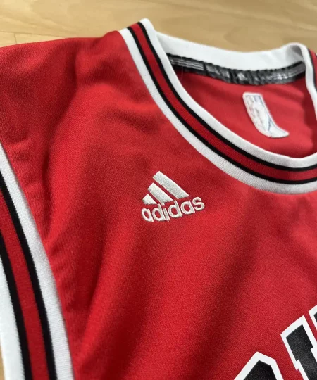 Logo Adidas marque Maillot NBA Derrick Rose Chicago Bulls 2010-2016