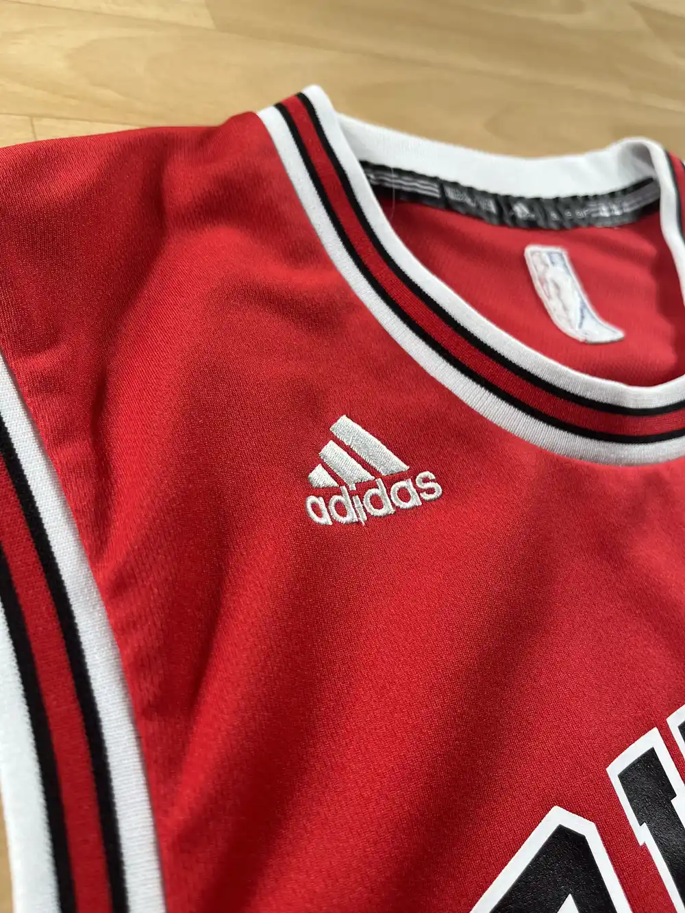 Logo Adidas marque Maillot NBA Derrick Rose Chicago Bulls 2010-2016