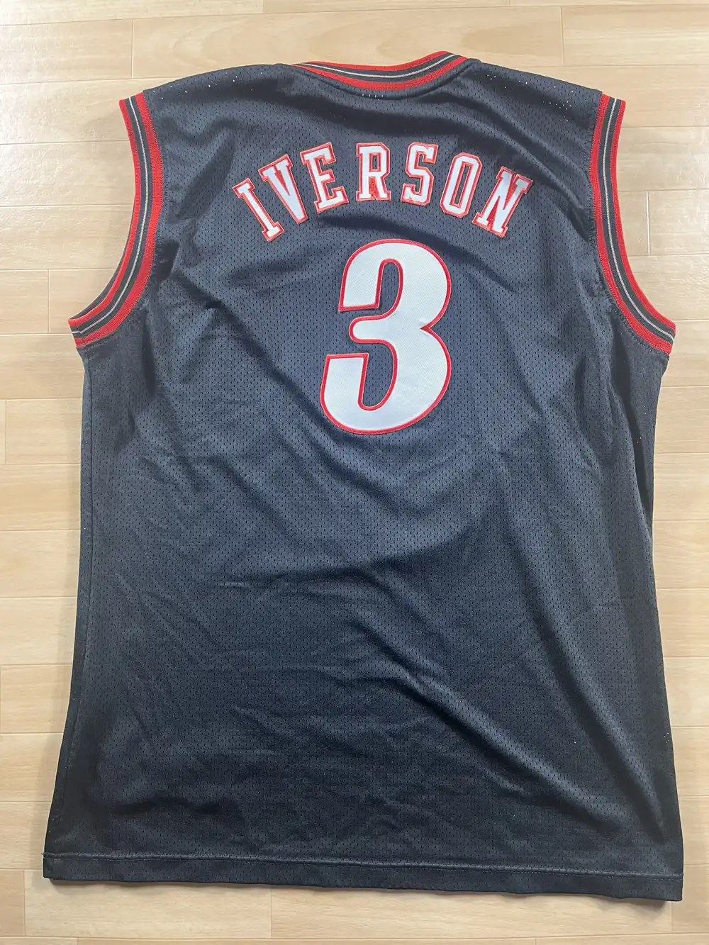 Maillot NBA Allen Iverson Philadelphie 76ers 2003-2006 dos nom et numéro