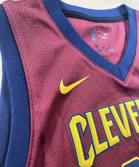 Logo Nike marque Maillot NBA LeBron James Cleveland Cavaliers 2017-2018
