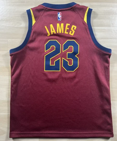 Maillot NBA LeBron James Cleveland Cavaliers 2017-2018 dos nom et numéro