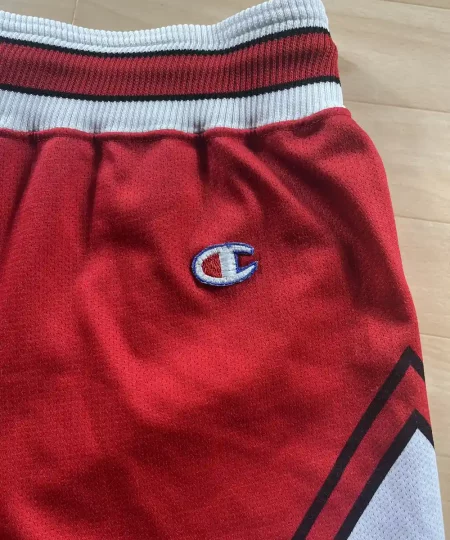 Logos brodés Champion Short NBA Chicago Bulls 2017-2025