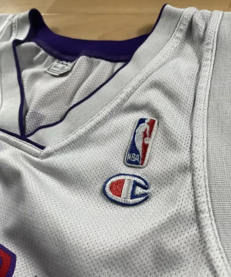 Logos brodés et détails marque Maillot NBA Vince Carter Toronto Raptors 1999-2004